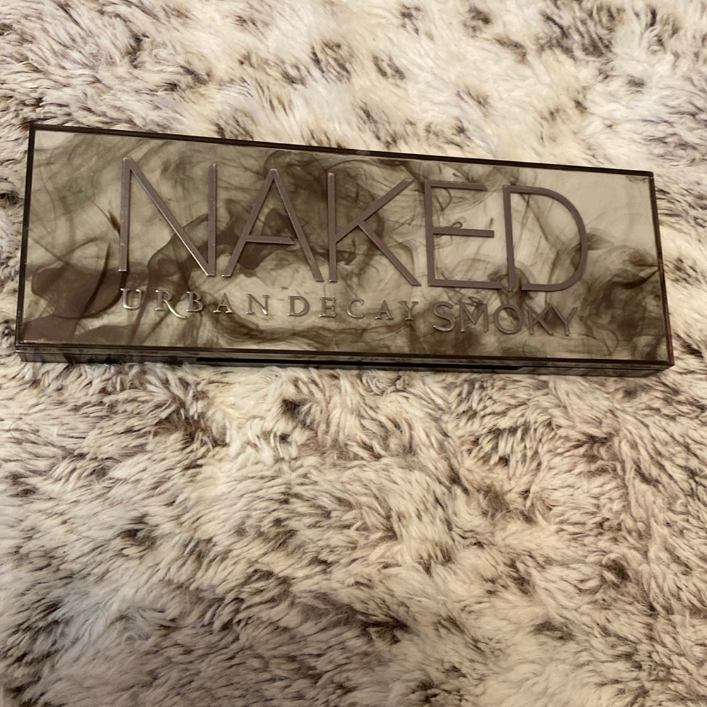 Urban Decay Naked Smoky Palette
